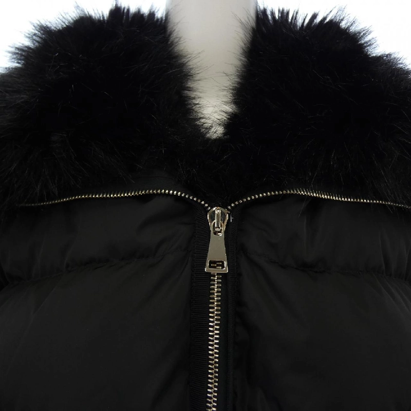 Áo khoác lông vũ MONCLER MEABAN 633223