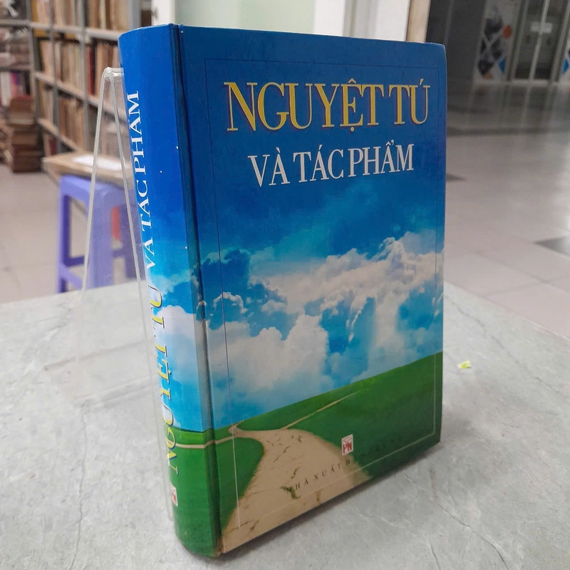 NGUYỆT TÚ VÀ TÁC PHẨM 506857