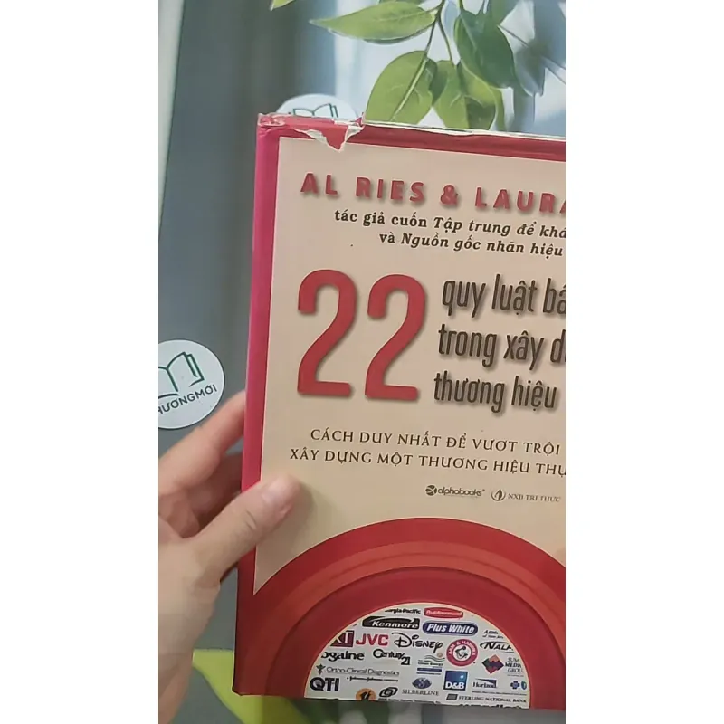 22 quy luật bất biến trong xây dựng thương hiệu - Al Ries 688427
