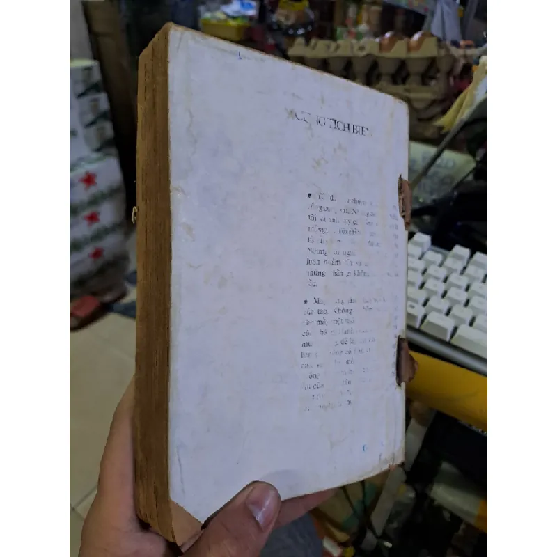 Một thời lưu lạc Cung Tích Biến mới 70% ố rách bìa VĂN HỌC HCM1709 559919