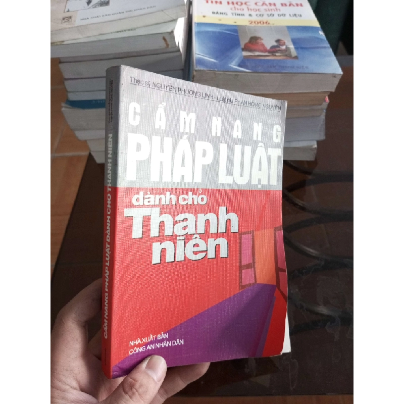 Cẩm nang pháp luật dành cho thanh niên - Phương Linh 2006 VAVO-A2 969719
