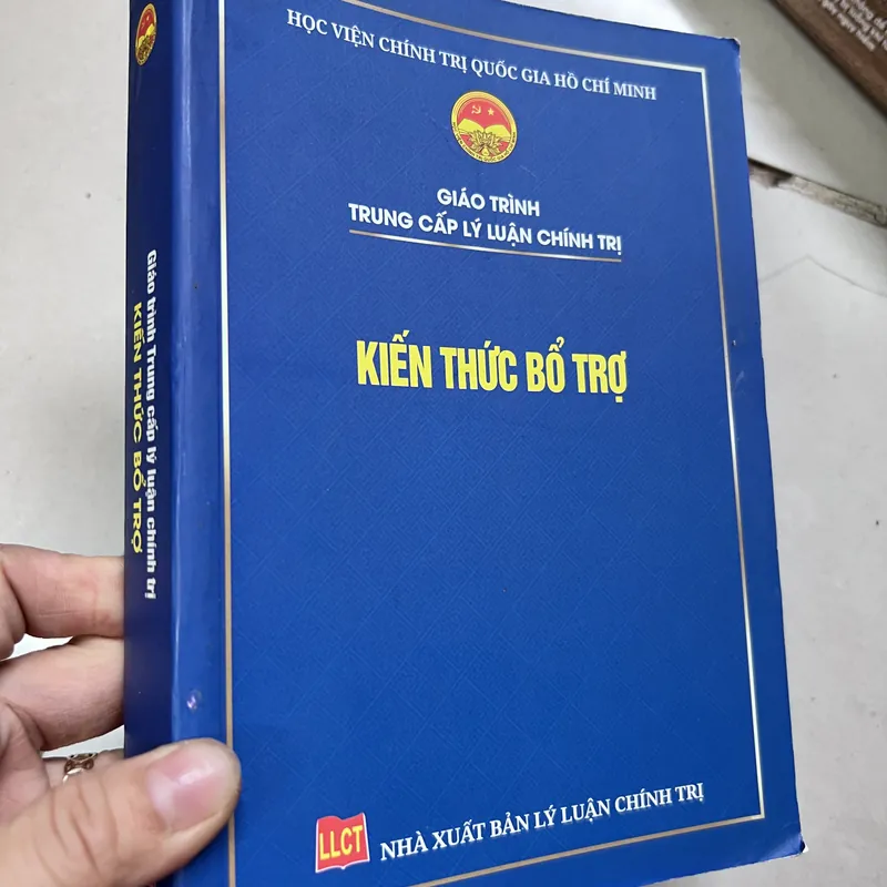 Giáo trình trung cấp lý luận chính trị ( 5 tựa không trùng nhau 674326