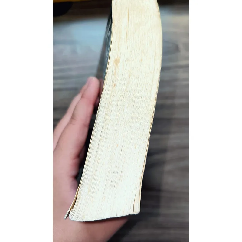 The contemporary christian (Applying God's word to today's world) (preloved book) 722880