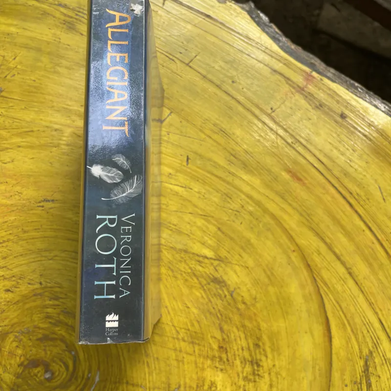 ALLECGIANT- VERONICA ROTH bìa xanh 596113
