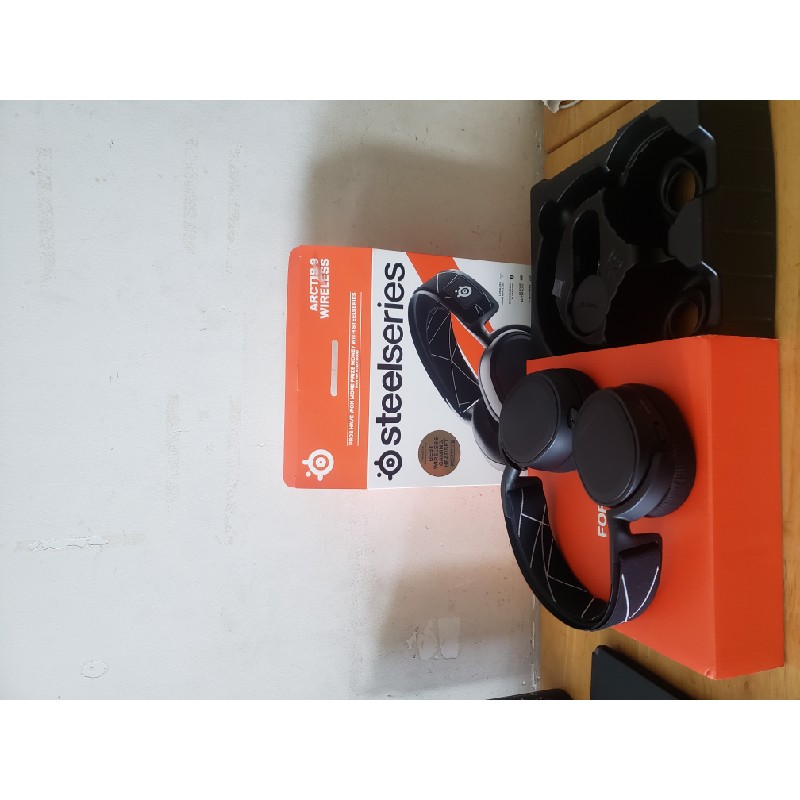 Tai Nghe SteelSeries Artics 9 Wireless 99,9% 3650