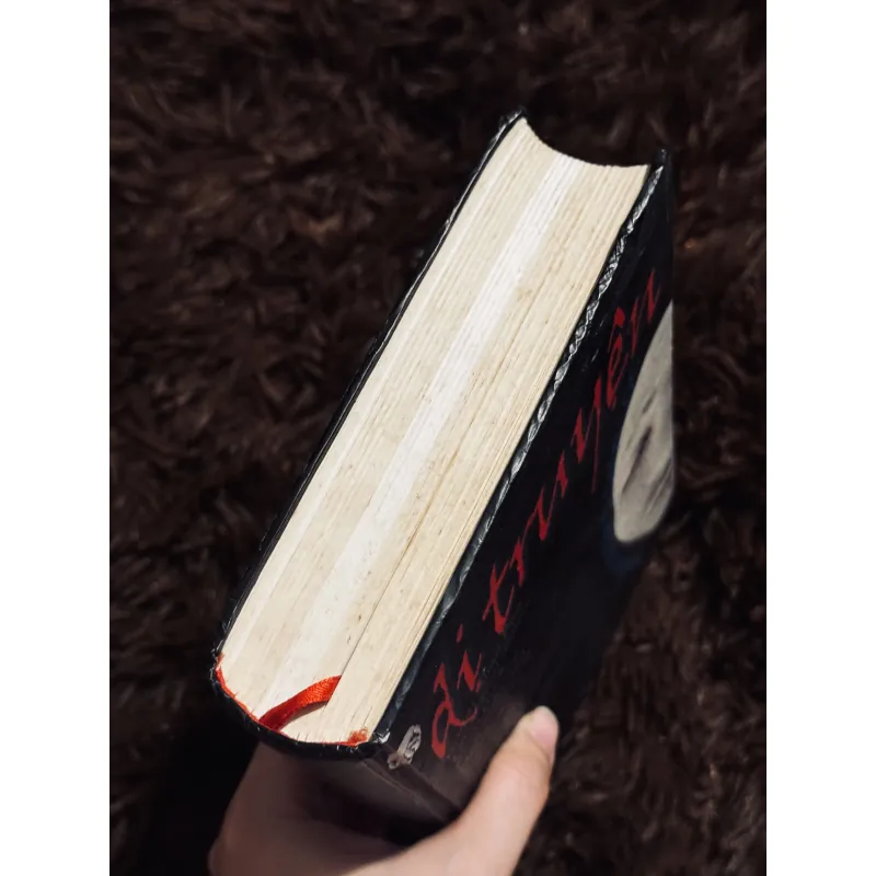 Dị truyện (bìa cứng) 937055