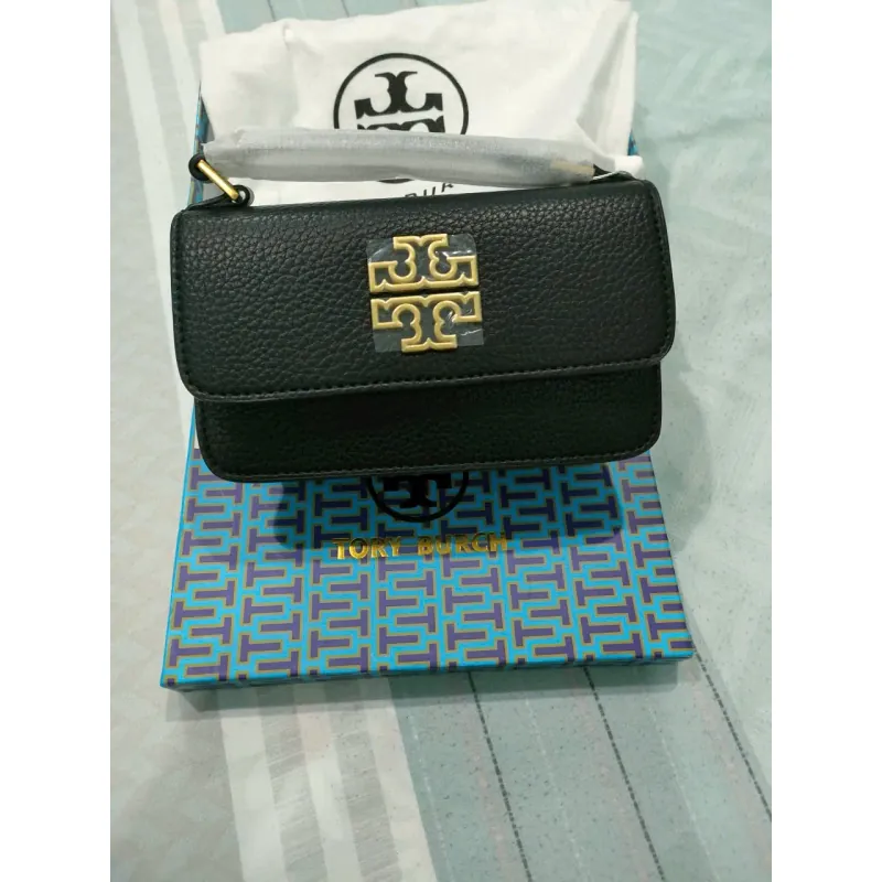 Ví nữ và giày unisex size 39. Còn mới 100% do không có nhu cầu sử dụng nên mình thanh lý 578026