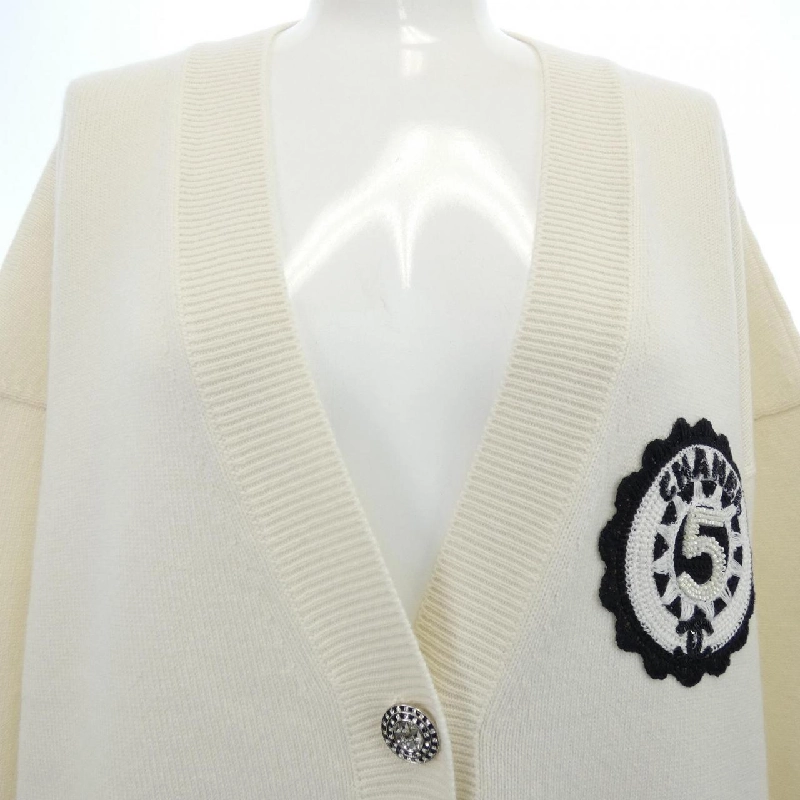 Áo cardigan CHANEL P74230K10636 23C 631604