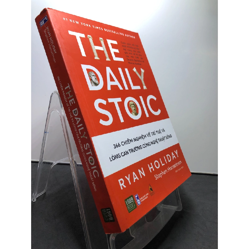 The Daily Stoic 366 chiêm nghiệm về trí tuệ và lòng can trường cùng nghệ thuật sống 2022 mới 90% Ryan Holiday và Stephen Hanselman HPB2307 KỸ NĂNG 190582