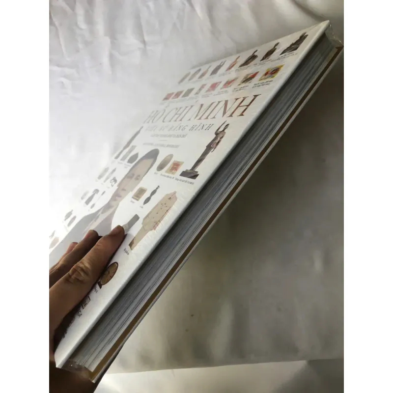Hồ Chí Minh – Tiểu sử bằng hình (Gần 700 tranh ảnh và bản đồ) 1012930