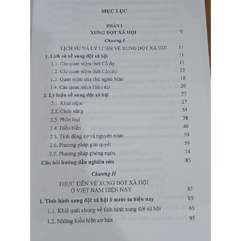 Xung đột xã hội và đồng thuận xã hội - GS.TS. Võ Khánh Vinh, TS. Chu Văn Tuấn 700594