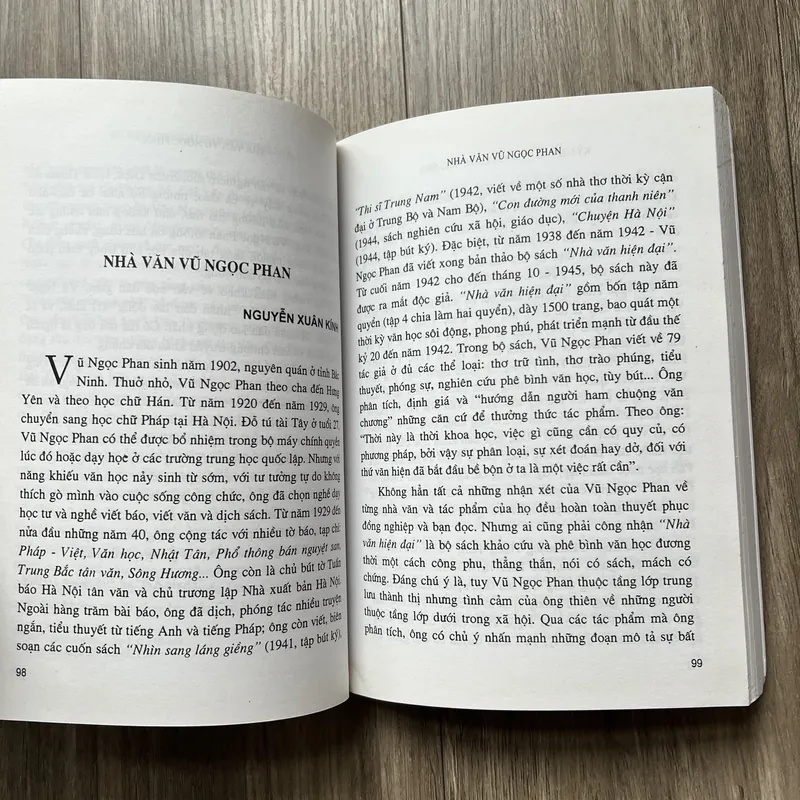 Nhà văn Vũ Ngọc Phan (sách kỷ niệm 105 năm ngày sinh) kèm chữ ký tặng 719232
