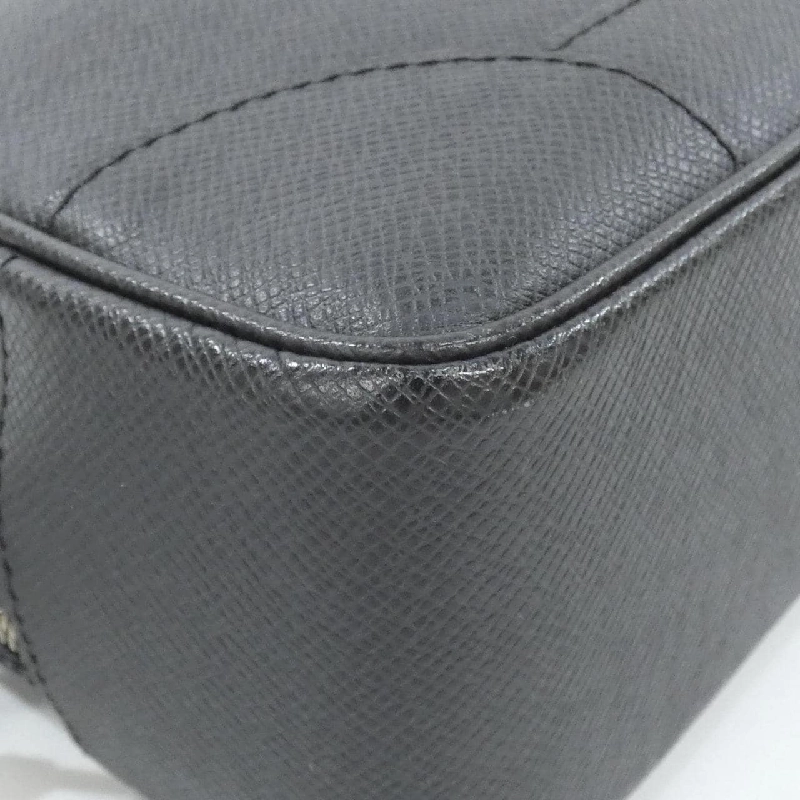 Túi xách tay Louis Vuitton Taiga Pavel M31142 - Hàng hiệu chính hãng 801192