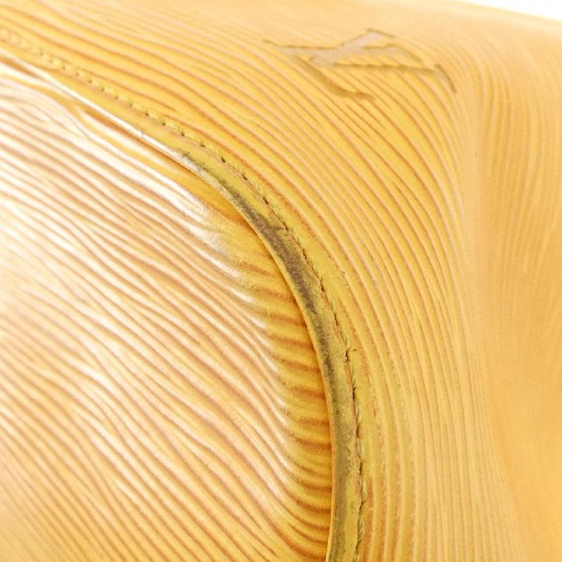 Túi đeo vai Louis Vuitton Epi Petit Noé M44109 611367