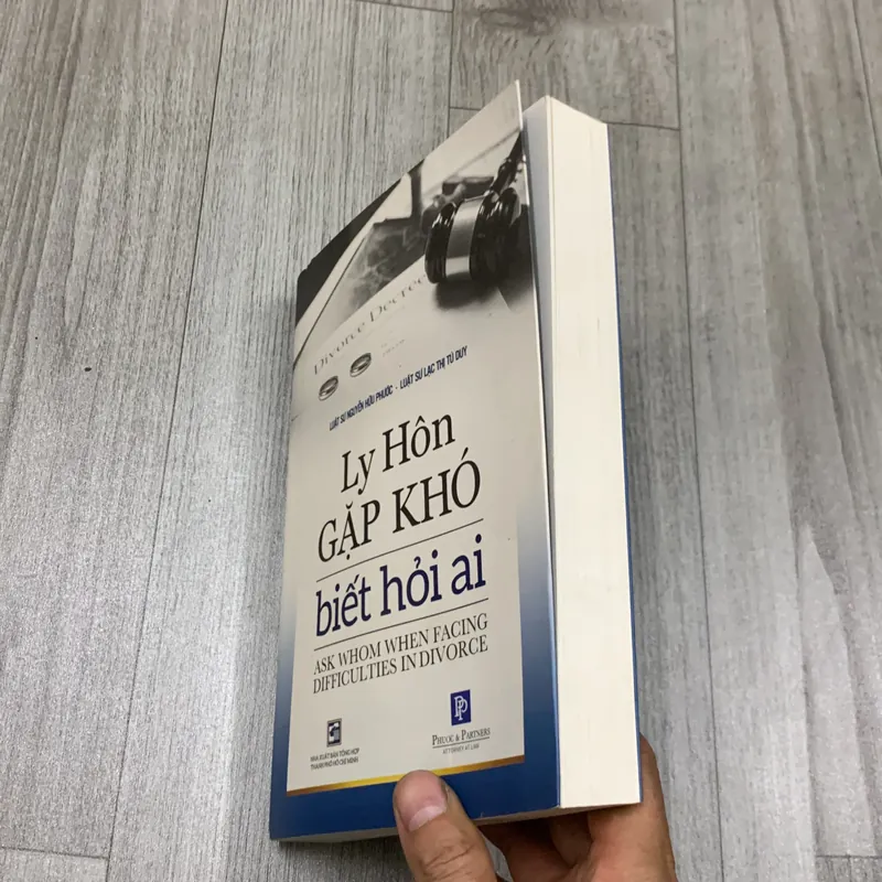 Ly hôn gặp khó biết hỏi ai. 6a1 719478