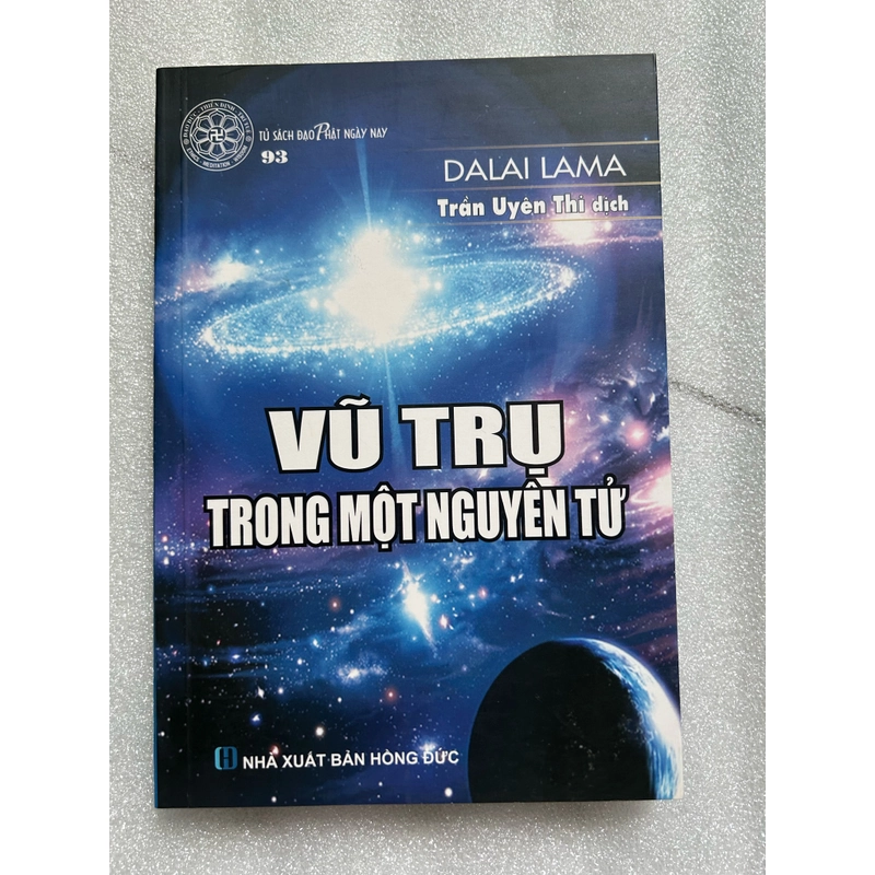 Vũ trụ trong một nguyên tử 530862