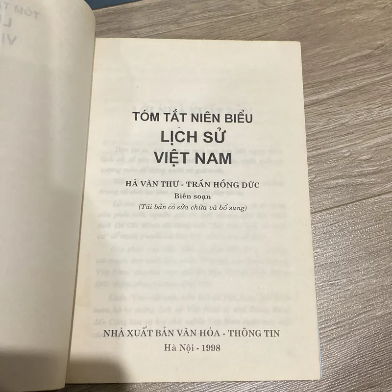 TÓM TẮT NIÊN BIỂU LỊCH SỬ VIỆT NAM (XB 1998) 739040