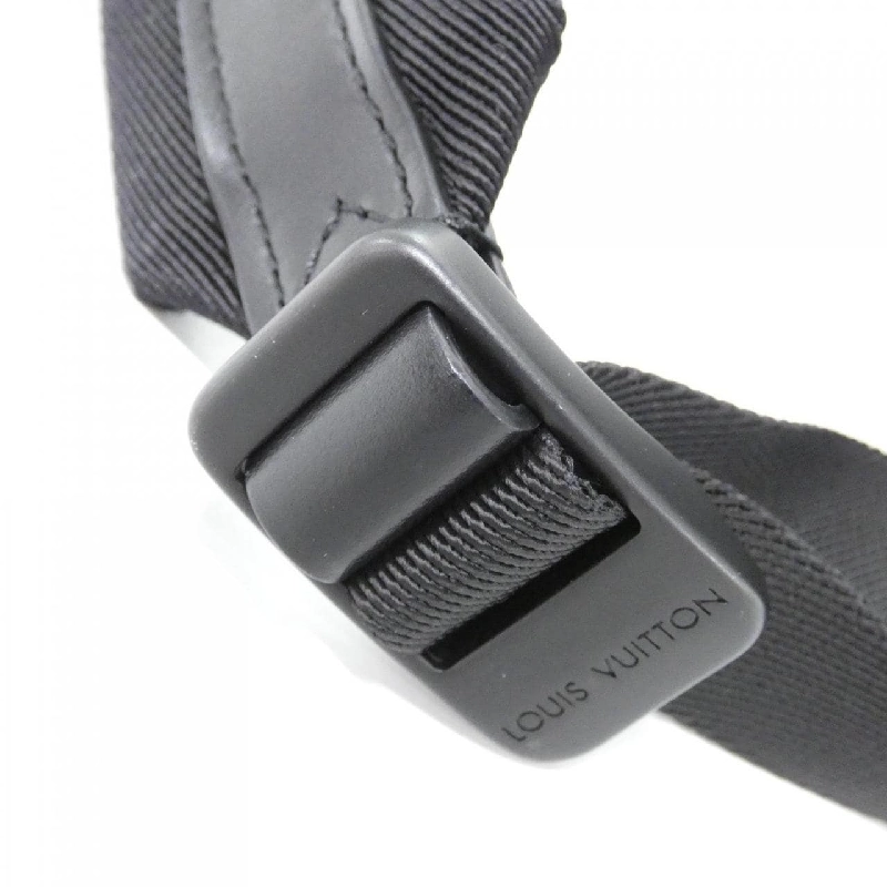 Ba lô Louis Vuitton Monogram Eclipse Reverse Discovery PM M11641 608276