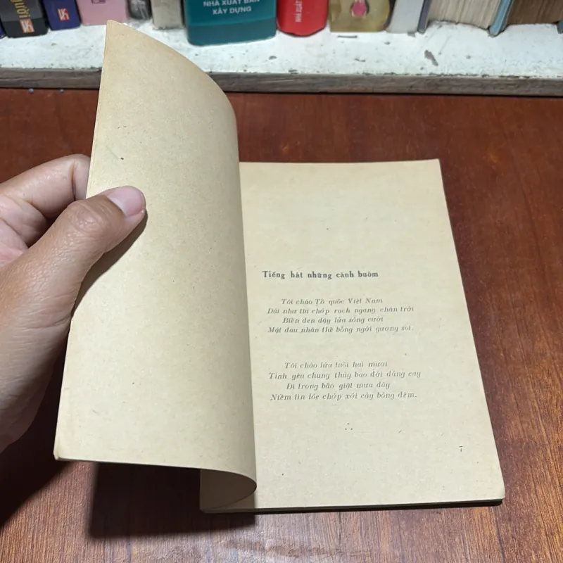 [Sách Mất Bìa] - II Thơ: Hành Khúc Mùa Xuân - Võ Văn Trực - 1980 796483