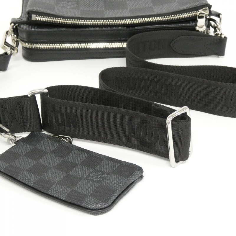 Túi đeo chéo Louis Vuitton Damier Graphite 3D Trio Messenger N50017 610065