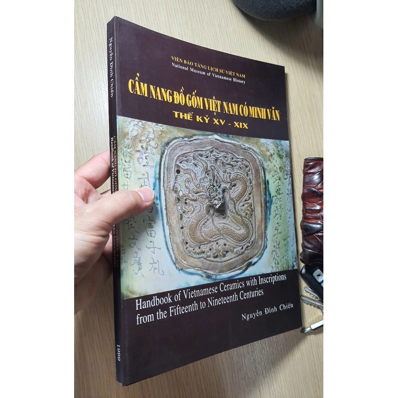 Cẩm nang đồ gốm Việt Nam có minh văn 452629