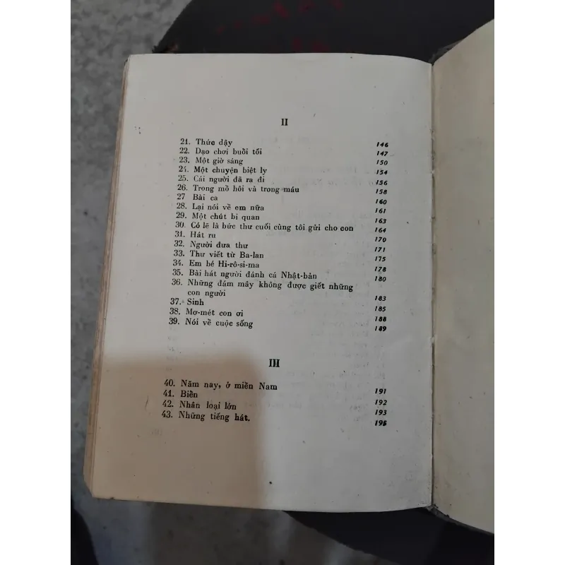 Thi hào Na dim Hit mét ( Xuân Diệu giới thiệu và dịch thơ ) 1002641