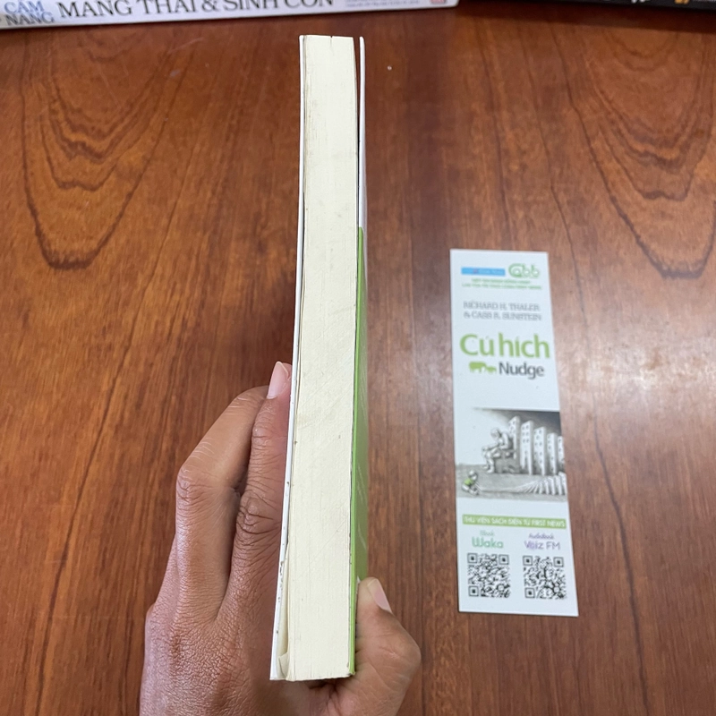 II Sách Kỹ Năng: Cú Hích _ Nudge - RICHARD H. THALER & CASS R. SUNSTEIN - 2022 476289