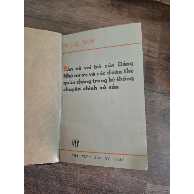 Bàn về vai trò của Đảng Nhà nước và các đoàn thể quần chúng trong hệ thống vô sản 718666