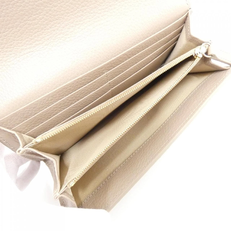 Ví GG EMBLEM 815922 AAEEM của Gucci 621622