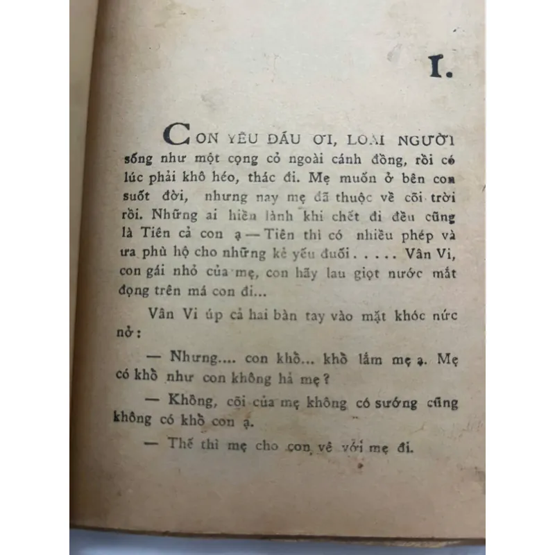 Vân Vi – Lệ Quyên - tủ sách Trăm Hoa 1967 991665