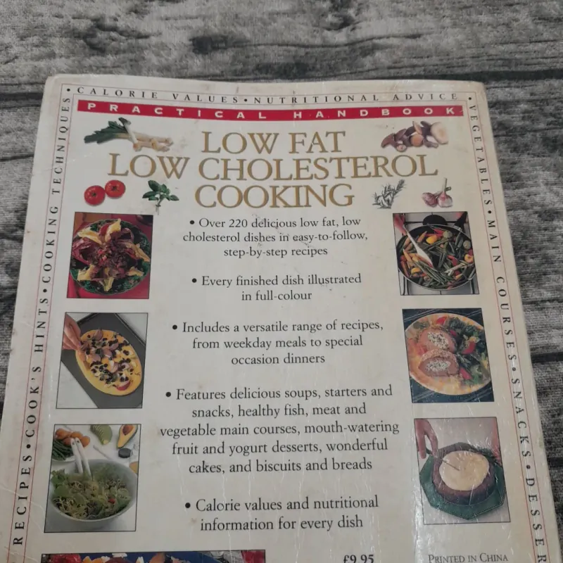 Sách nấu ăn ngoại Anh- Cẩm nang nấu MÓN ÍT MỠ ÍT BÉO. Chủ biên. Christine France 786589