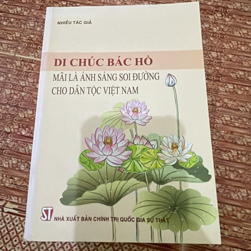 Di chúc Bác Hồ mãi là ánh sáng 306515