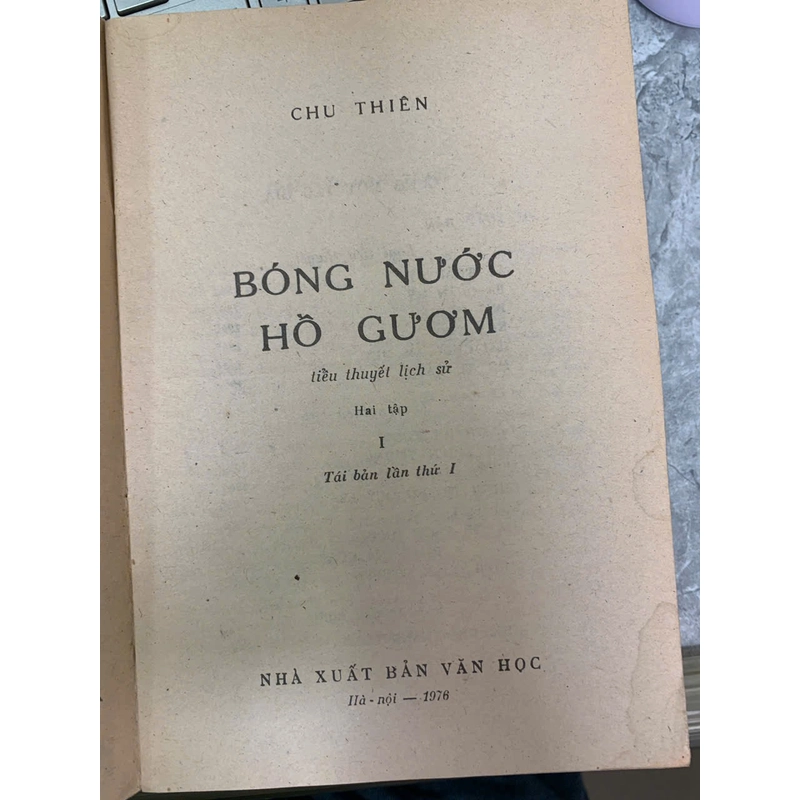 BÓNG NƯỚC HỒ GƯƠM - CHU THIÊN (TẬP 1 VÀ 2) 525640