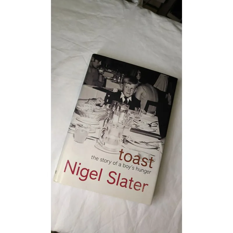 Memoir / Food Writing – Toast: the Story of a Boy's Hunger by Nigel Slater
(Hardcover) 755179