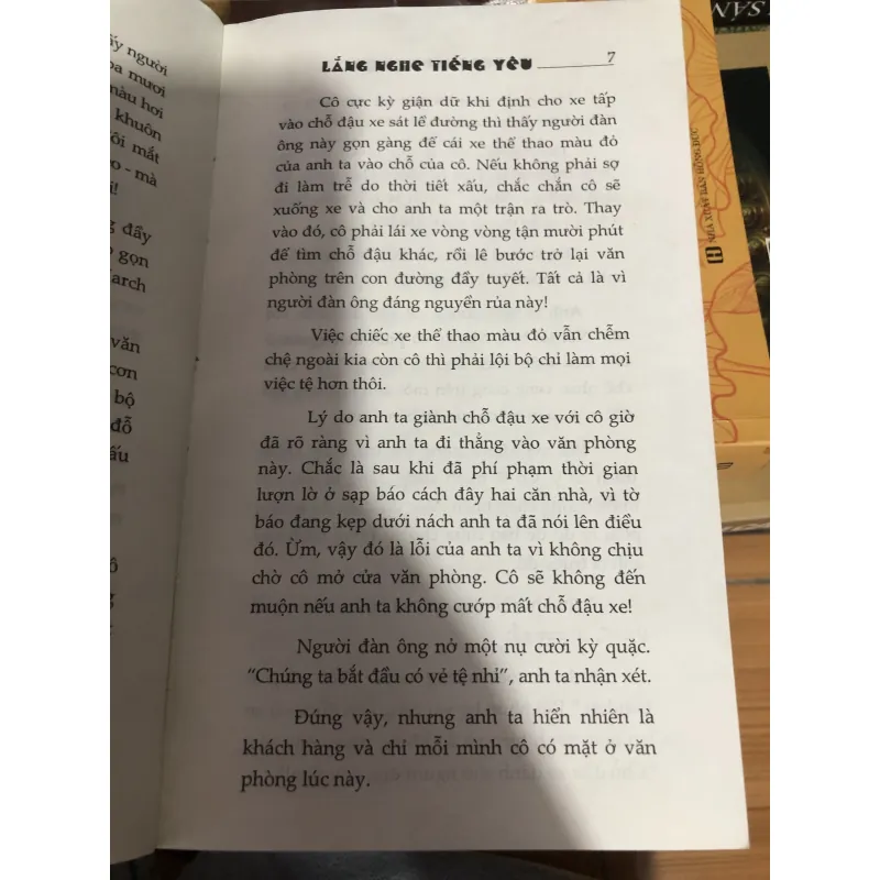 Tiểu thuyết Lắng nghe tiếng yêu 990602