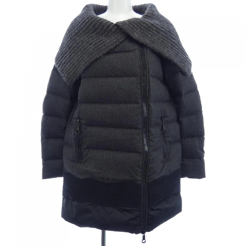 Áo khoác lông vũ MONCLER 642233