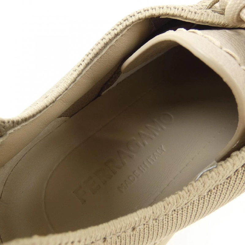 Giày sneaker FERRAGAMO - Hàng hiệu Authentic 905974