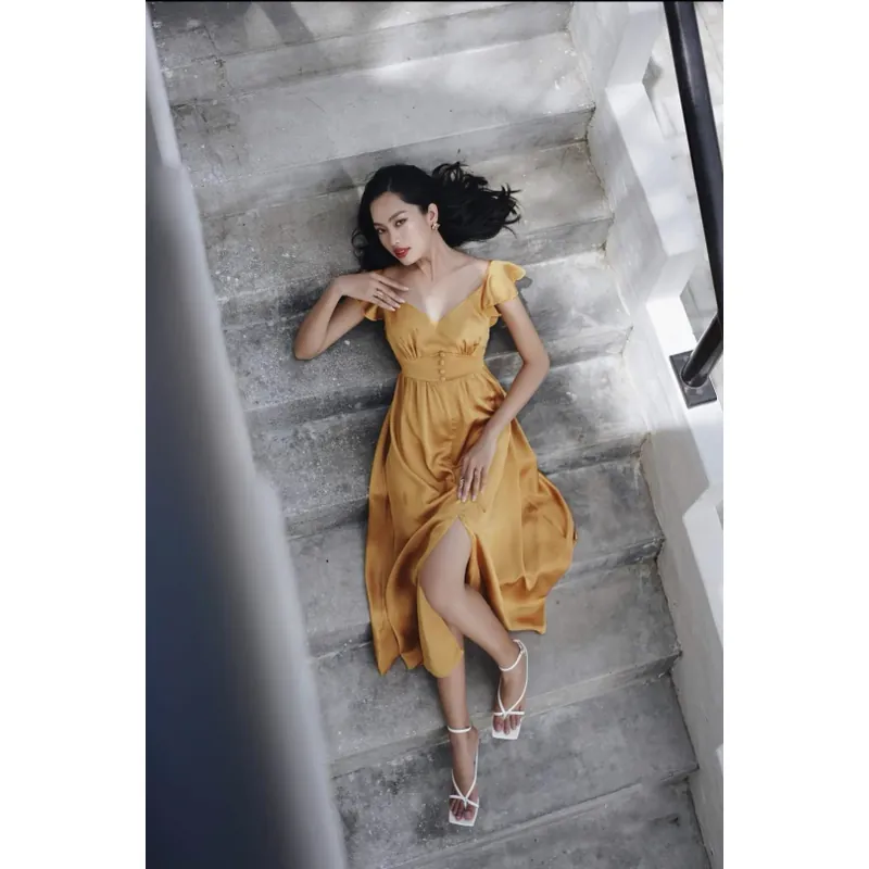 Đầm lụa hiệu WEARVAST size S newtag  609657