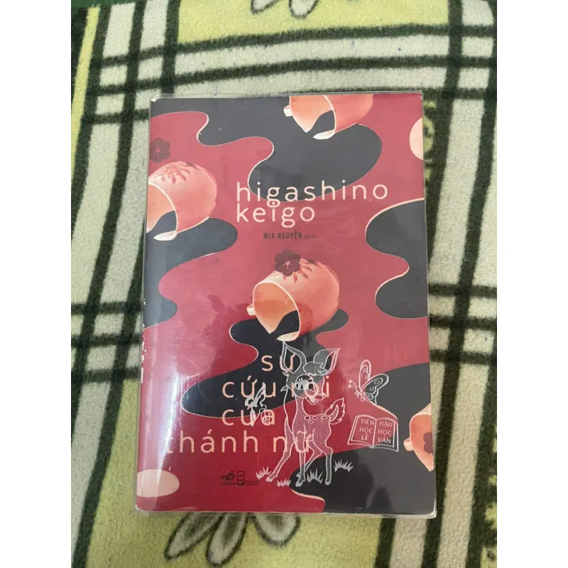 Sự Cứu Rỗi Của Thánh Nữ - Higashino Keigo, Mới 80% (có xước bìa) (Hoi) 1040400