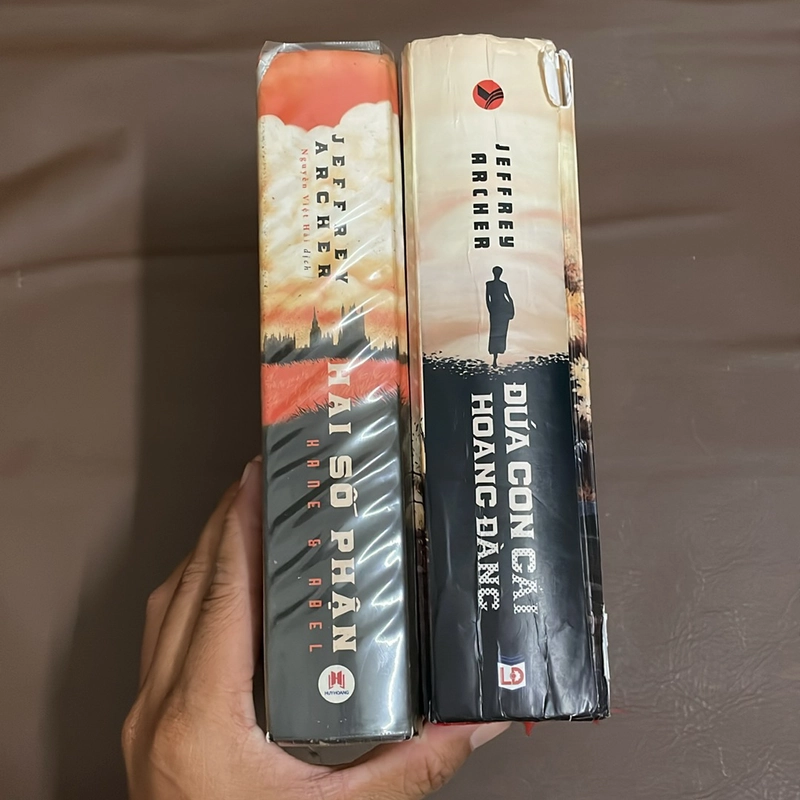 II Trọn Bộ 2 Cuốn: Hai Số Phận (2020) & Đứa Con Gái Hoang Đàng (2021) - Jeffrey Archer 521944