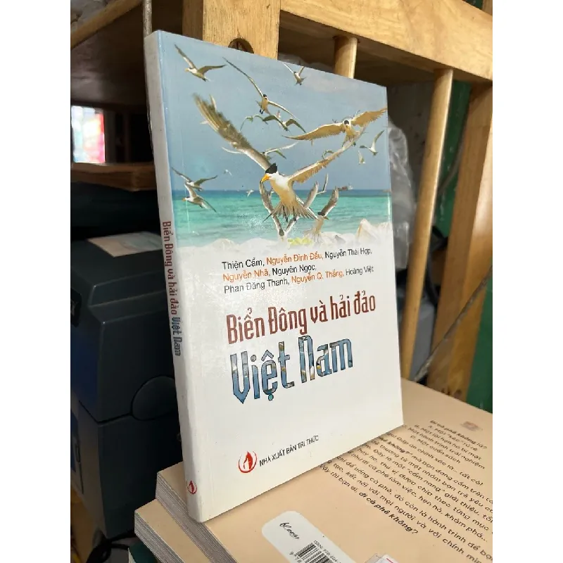 Biển Đông và hải đảo Việt Nam - nhiều tác giả 574724