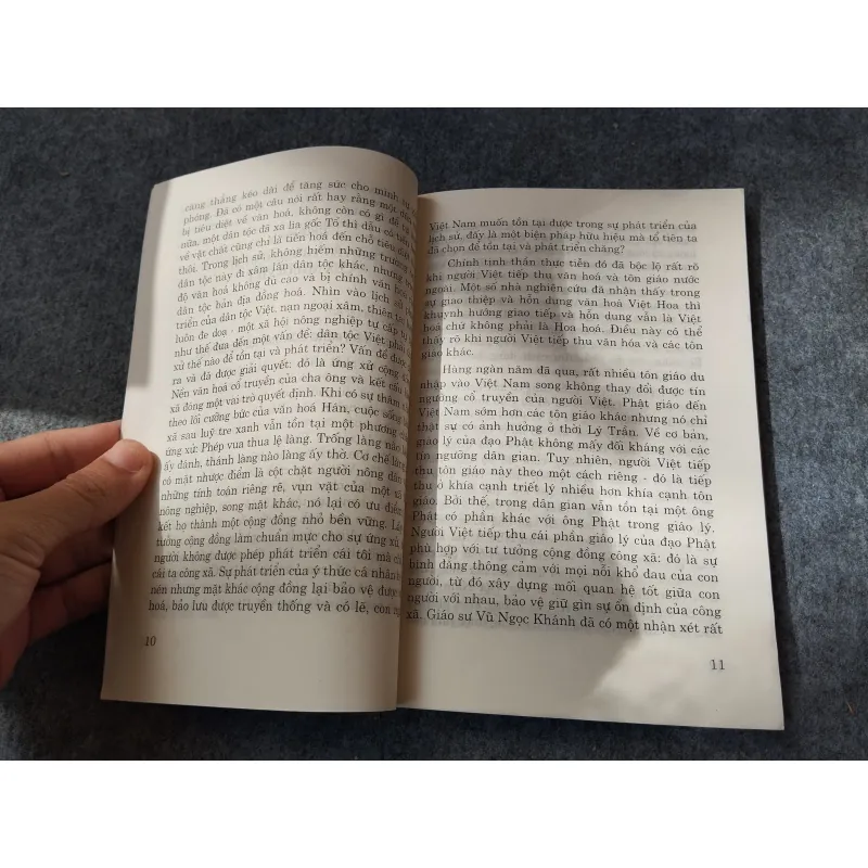 NGHỆ THUẬT ỨNG XỬ CỦA NGƯỜI VIỆT 720011