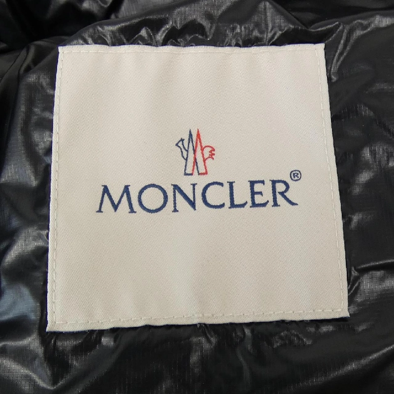 Áo khoác lông vũ MONCLER COPENHAGUE 633761