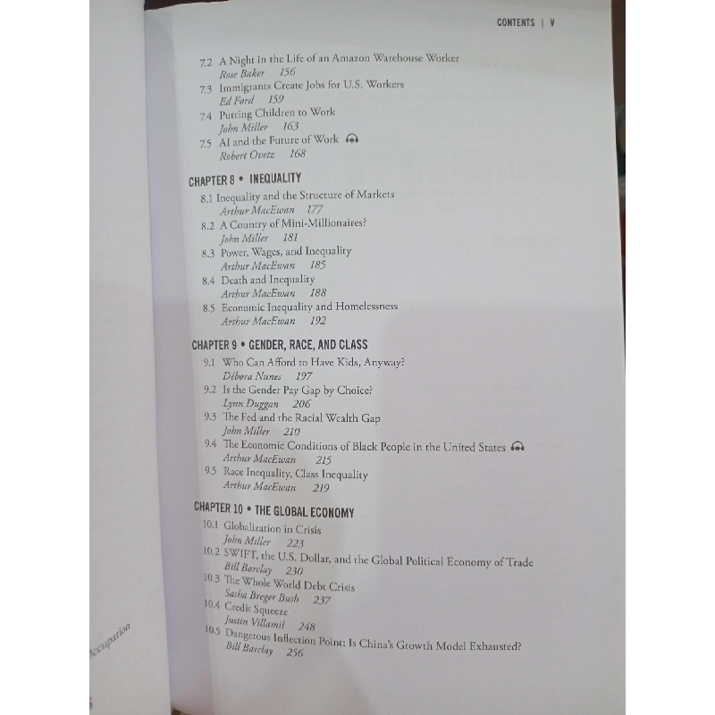 Current Economic Issues - Dollars&Sense 1021771