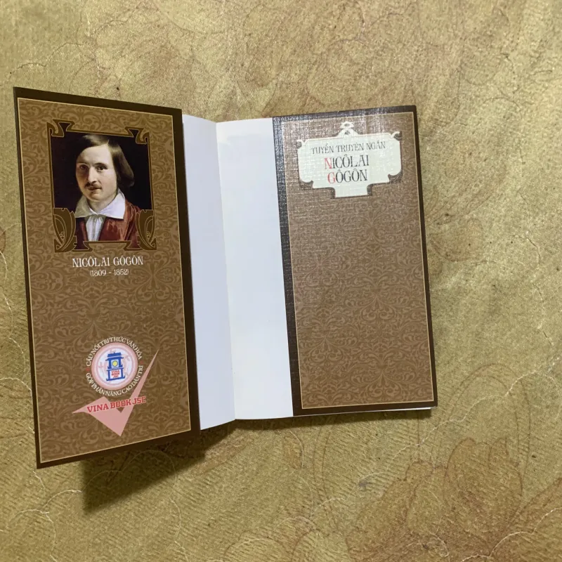 TUYỂN TRUYỆN NGẮN NICÔLAI GÔGÔN - VĂN HỌC KINH ĐIỂN NGA 753709