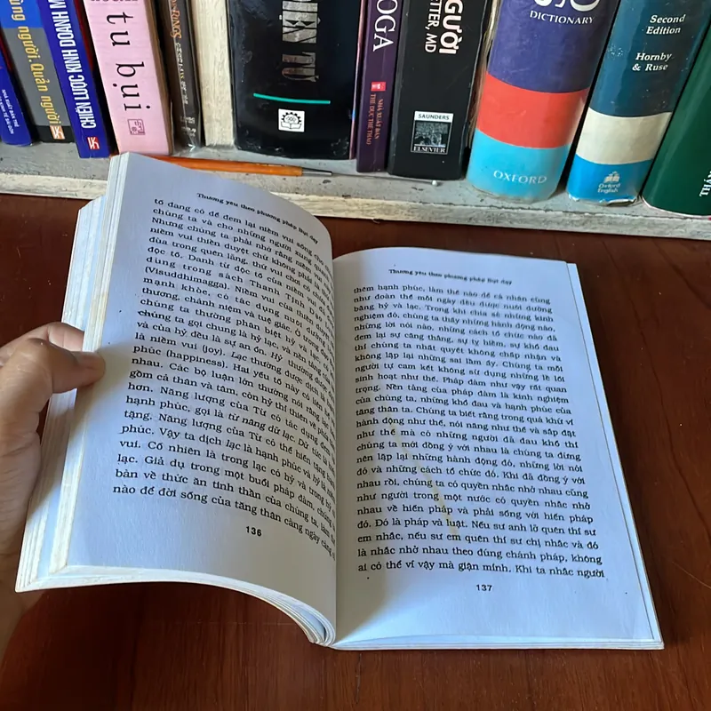 II Tựa sách: Thương Yêu Theo Phương Pháp Bụt Dạy - Thích Nhất Hạnh - Lá Bối 558671