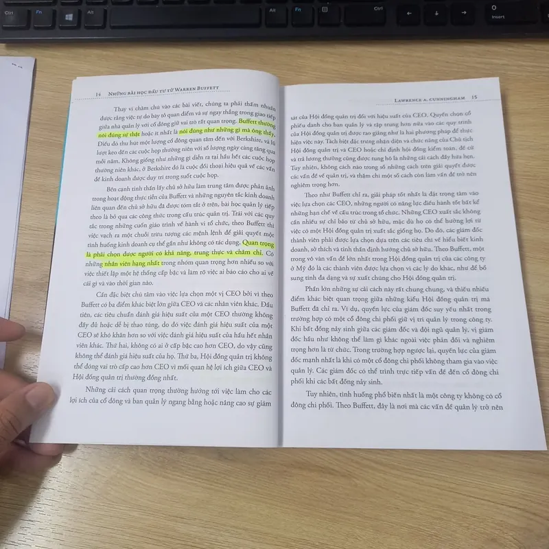 Những Bài Học Đầu Tư Từ Warren Buffett - Lawrence A.Cunningham 733586