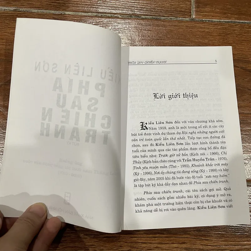 Phía sau chiến tranh - Kiều Liên Sơn  (BM) 716523