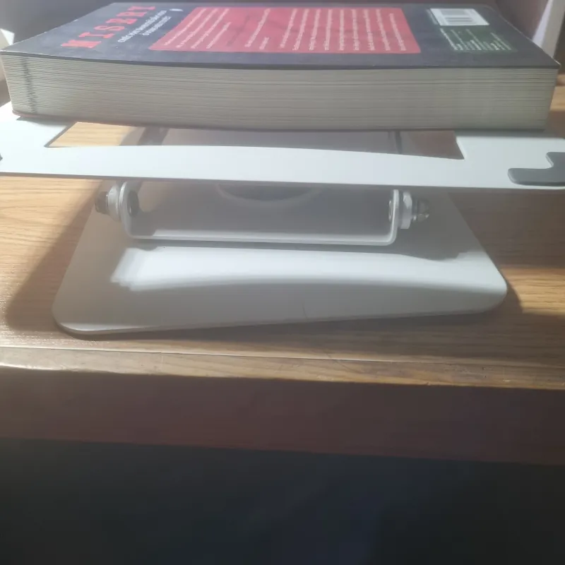 Misery - Chiếc máy đánh chữ đẫm máu ở vùng núi tuyết - Stephen King - 1980 Novel (sách cũ) 766356