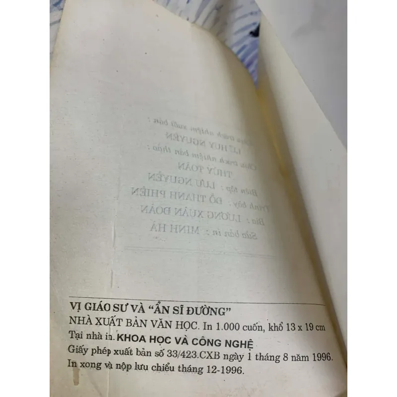 Vị Giáo Sư Và Ẩn Sĩ Đường - Hà Minh Đức 926394